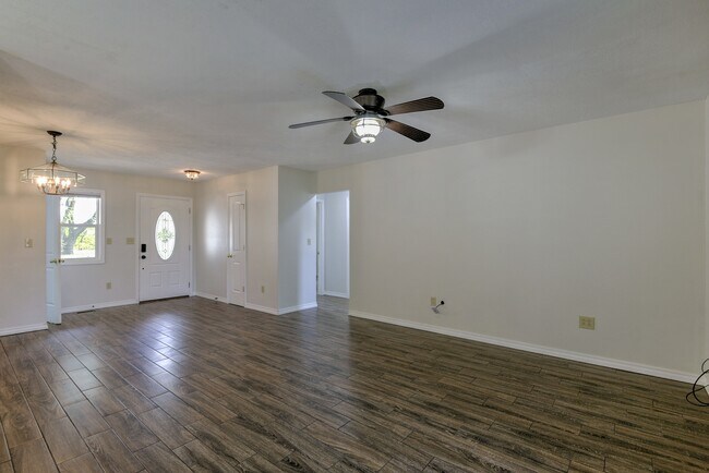 Building Photo - 1791 Fruit Farm Rd