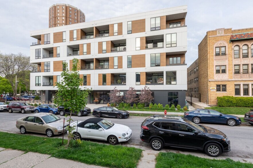 Building Photo - 1632 N Franklin Pl