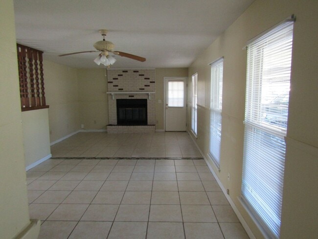 Building Photo - 608 Palmetto St