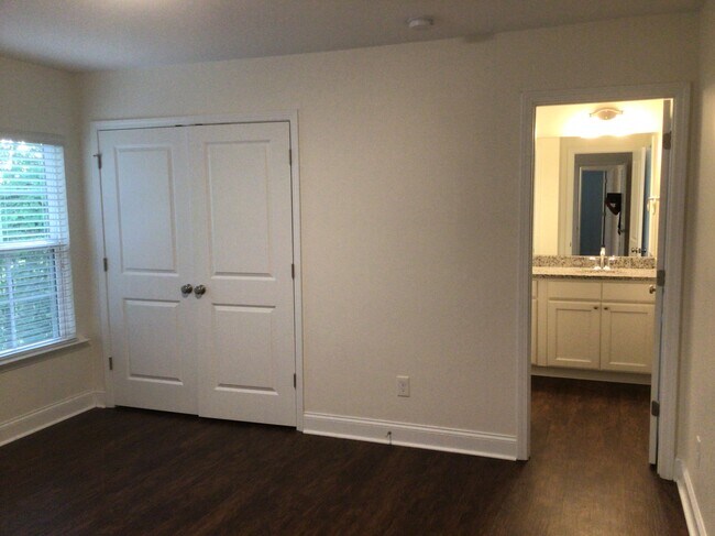 Building Photo - 132 McKelvey Pl