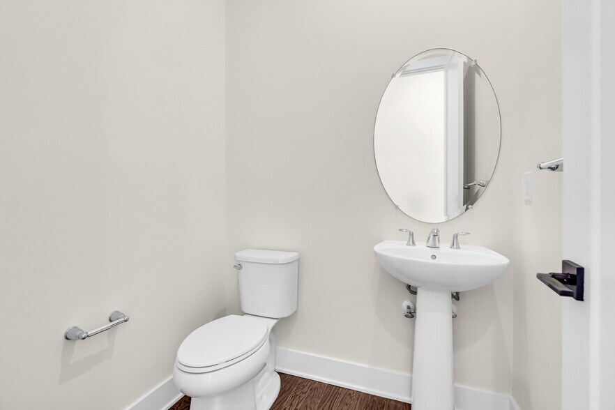 Powder Room - 6 Augustus Dr