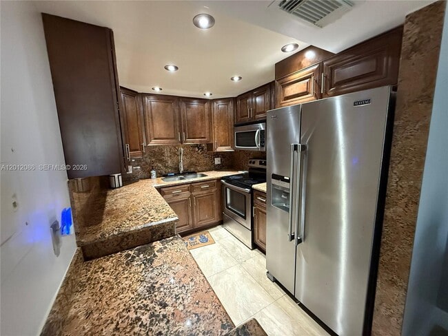 Building Photo - 6101 N Falls Cir Dr