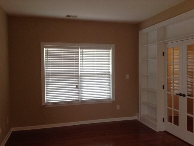 Building Photo - 10004 Barrands Ln