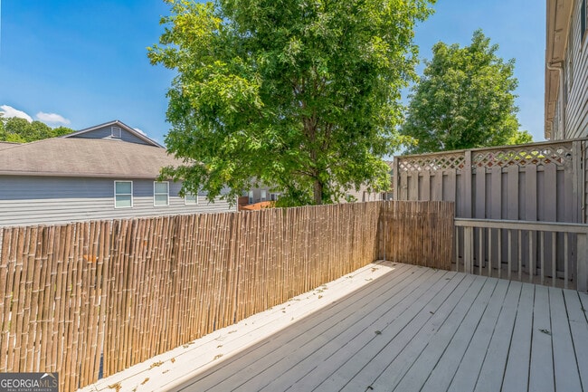 Building Photo - 5080 Whiteoak Terrace SE