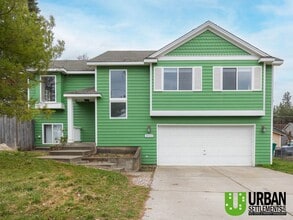 Building Photo - West Hills Gem – Space, Style & Prime Location!