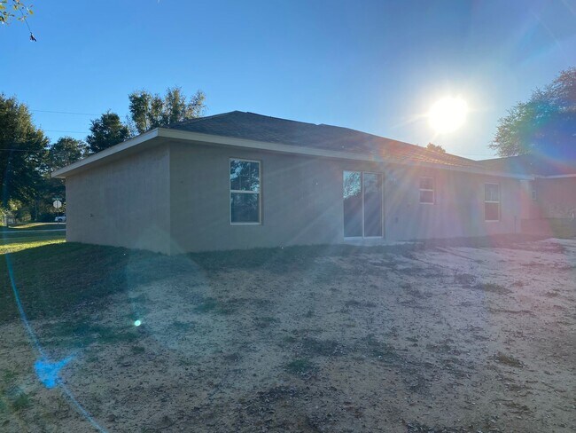 Building Photo - !!! Coming in MID APRIL!!! Custom Home - Desirable SE  Neighborhood 3/2/2 **Won't Last**