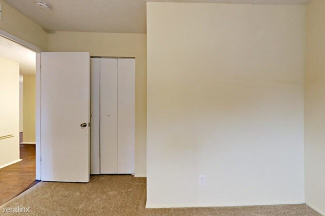 Building Photo - 105 Glace Rd