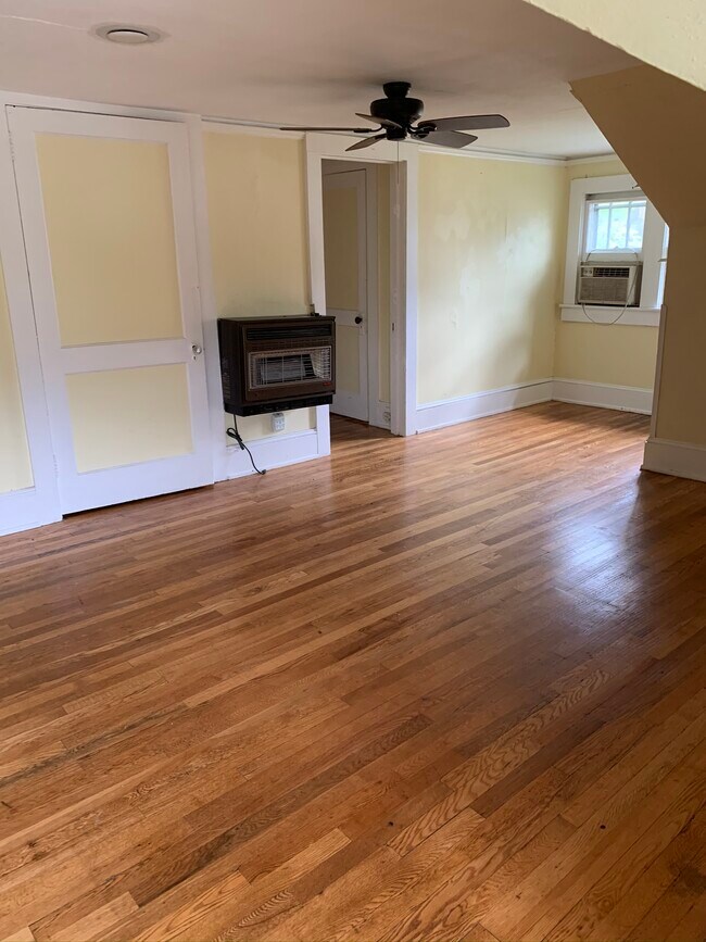 Building Photo - 152 Walnut St