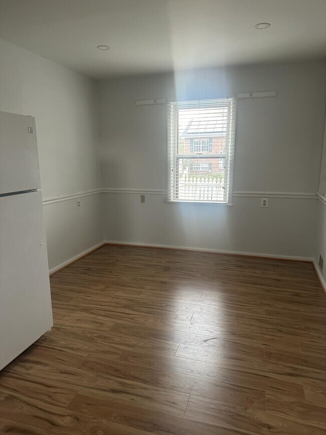 Building Photo - 4915 Tecumseh St