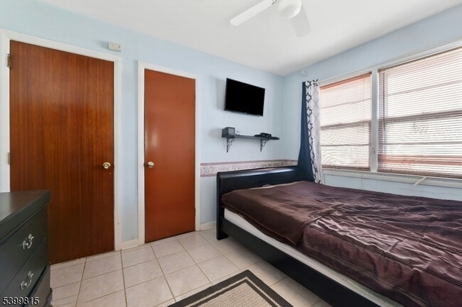 Building Photo - 34 Ward Ave