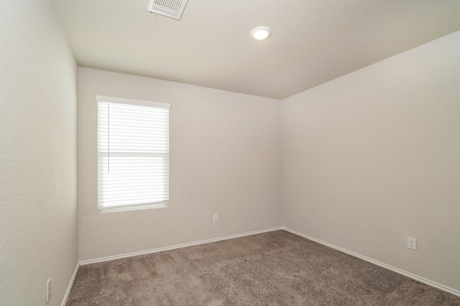 Building Photo - 170 Pasadena Pl