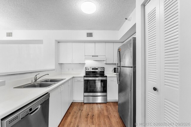 Building Photo - 167 Yacht Club Way