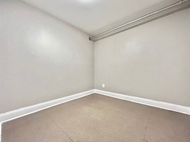 Building Photo - 523 W 135th St