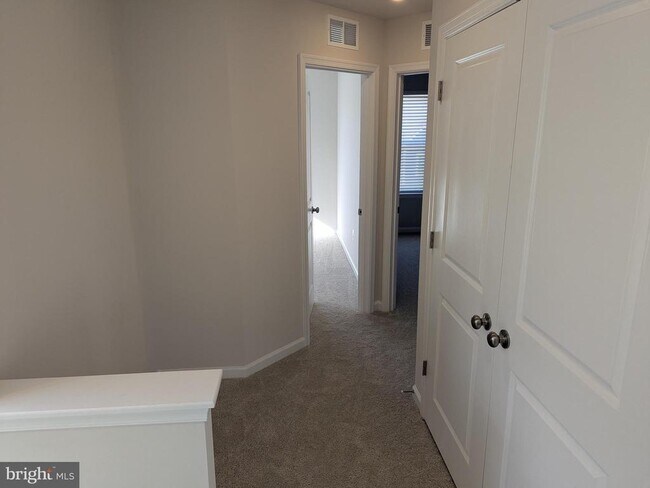 Building Photo - 294 Watercourse Dr