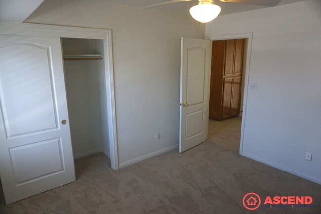 Building Photo - Home Located in Villages of Brimhall