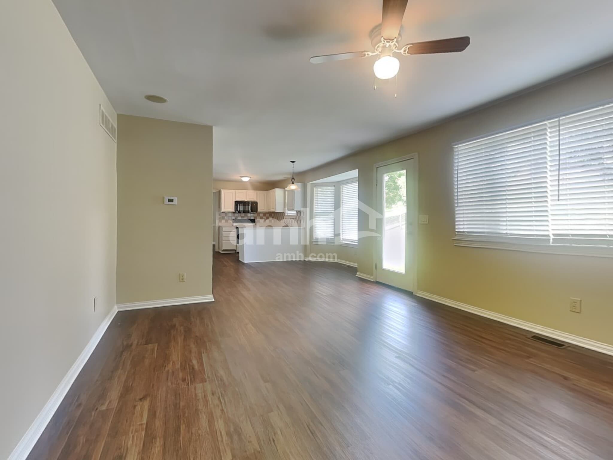 Building Photo - 8420 Stratford Ct