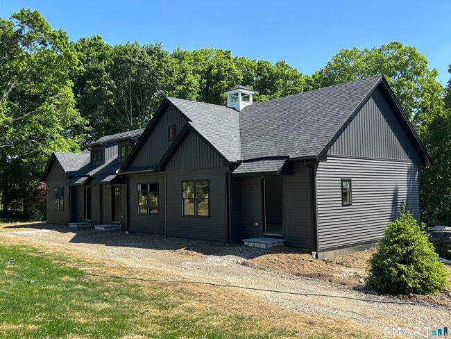 Building Photo - 9 Putnam Park Rd
