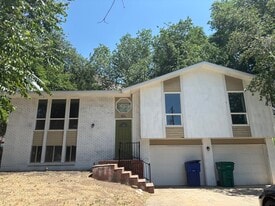 Building Photo - 816 N Jackson Ave