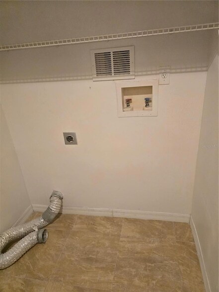 Building Photo - 9228 Lake Chase Island Way