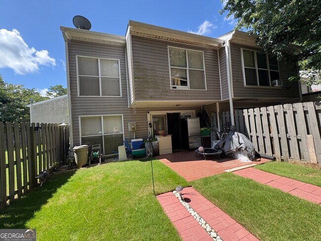 Building Photo - 105 Governors Dr