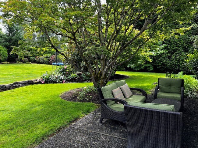 Building Photo - CLICK "REQUEST A TOUR" NOW!