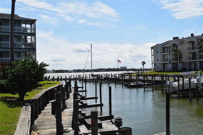 Building Photo - 4011 NASA Road 1