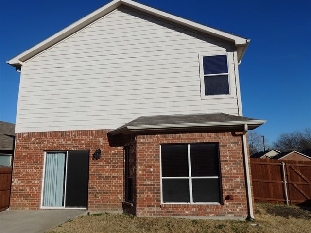 Building Photo - 6001 Melanie Dr