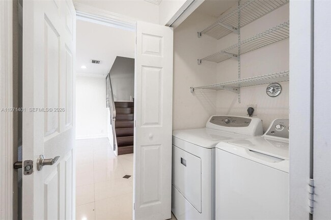 Building Photo - 11191 SW 17th Manor