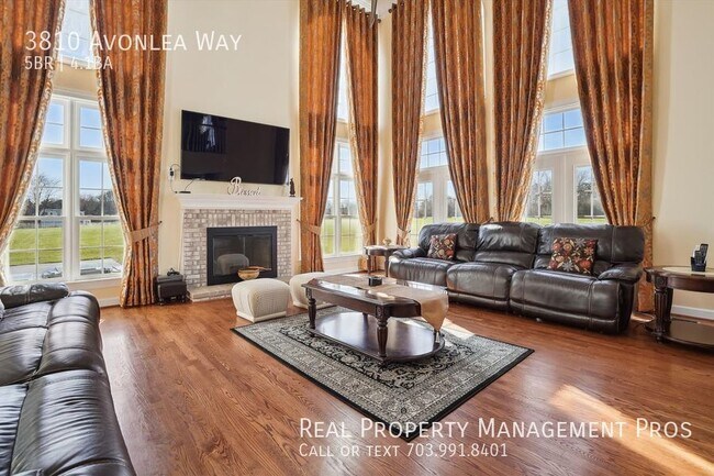 Building Photo - Gated Community, 10 Acres