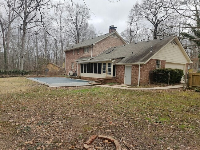 Building Photo - 275 Devilla Trce