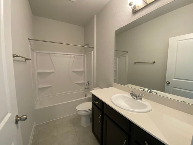 Building Photo - 384 Gaida Loop