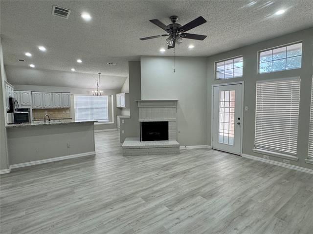 Building Photo - 711 Cottonwood Bend Dr