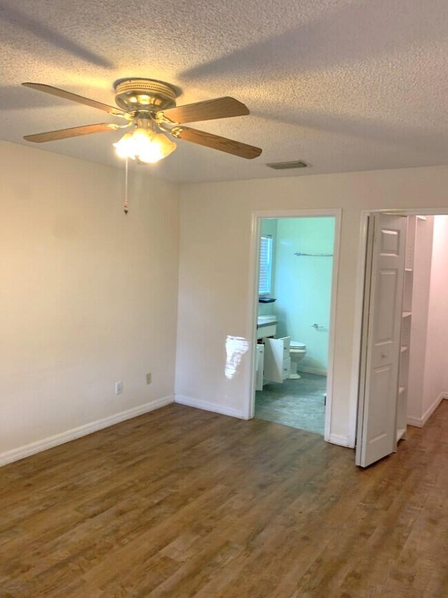 Building Photo - 3520 Egret Dr