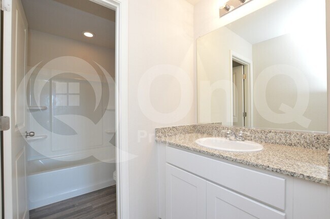 Building Photo - 777 Silvercreek Ln