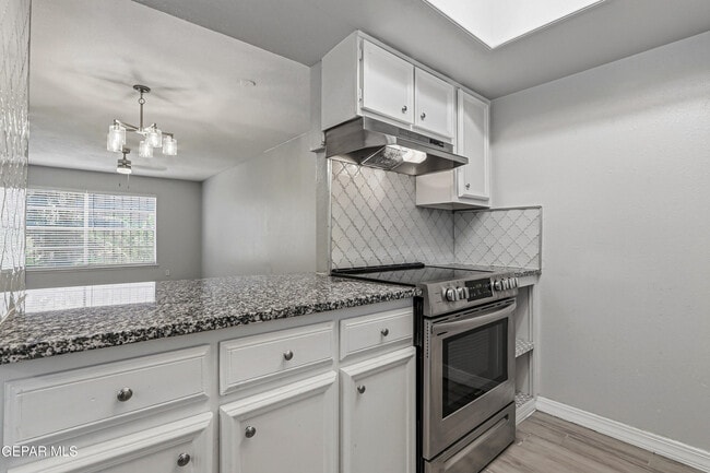 Building Photo - 6700 Escondido Dr