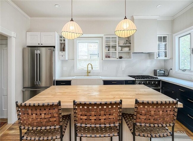 Building Photo - 461 Spring St