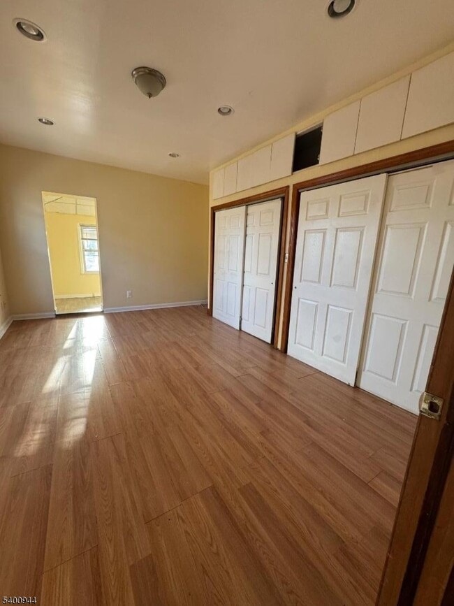 Building Photo - 1141 Louisa St