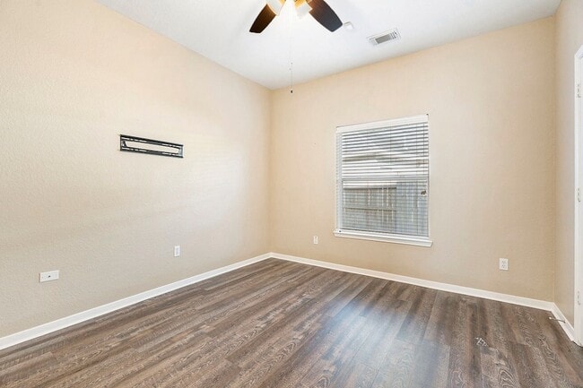 Building Photo - 6185 Galloway Ln