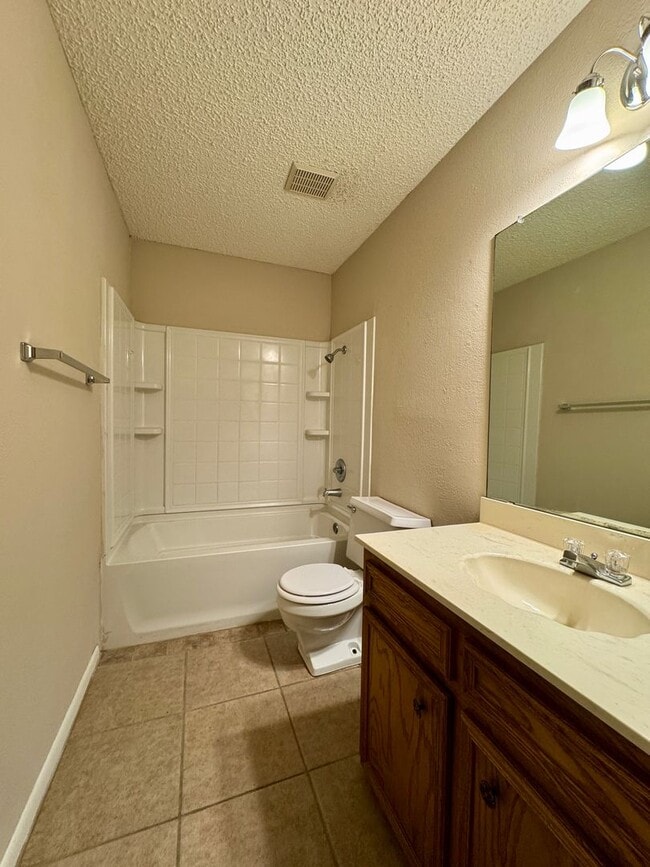 Building Photo - Single Family Home *LEASING SPECIAL AVAILA...