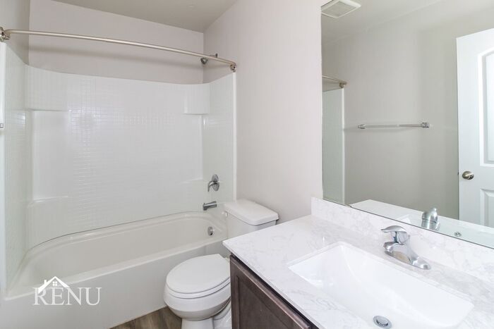 Building Photo - 1617 Maroon Dr