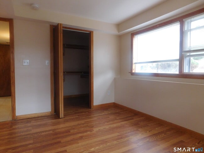 Building Photo - 6 Daybreak Ln