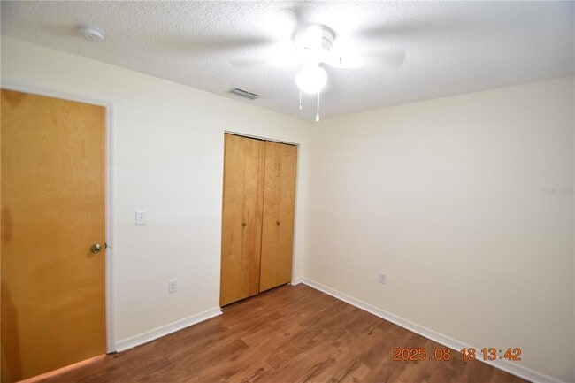 Building Photo - 38927 Carr Dr