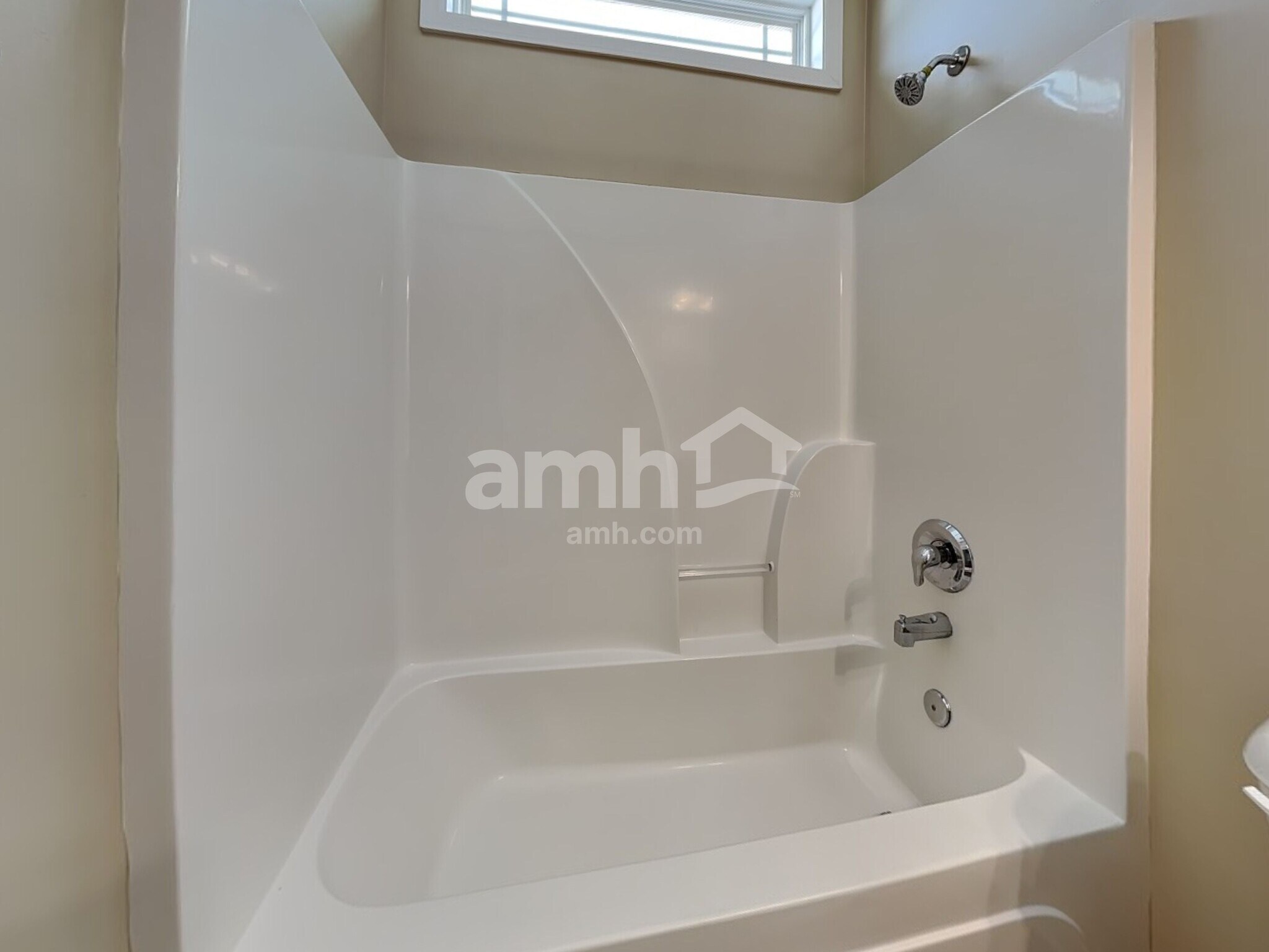 Building Photo - 7 Wyndham Dr