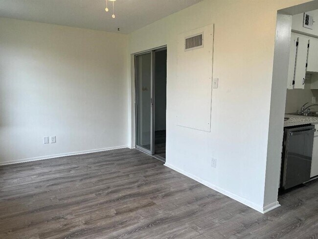 Building Photo - 2429 Ecuadorian Way