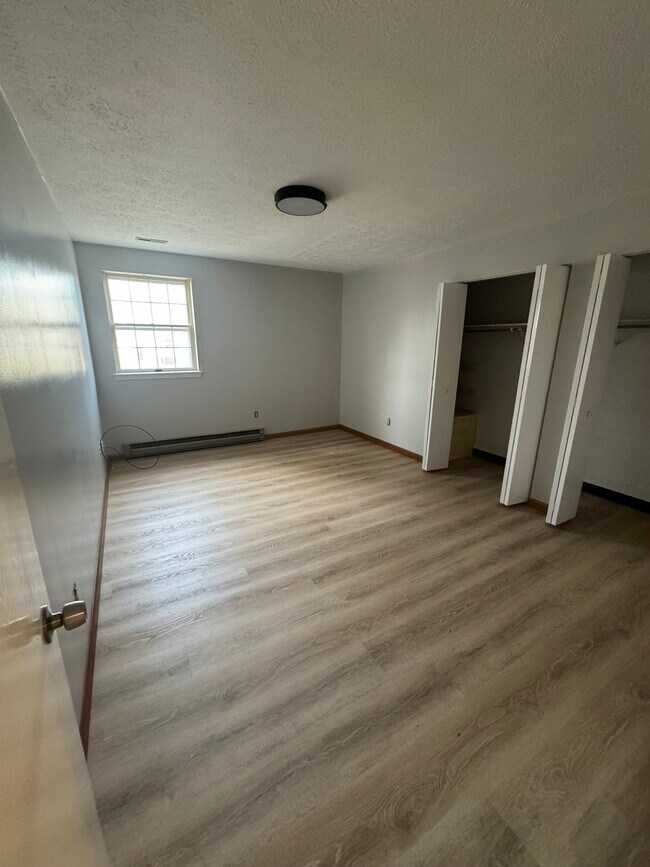 Building Photo - 497 Broken Oak Ct