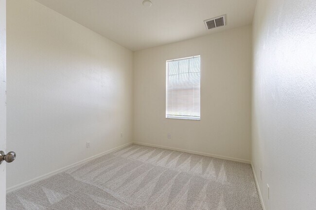 Building Photo - 4247 Liron Ave