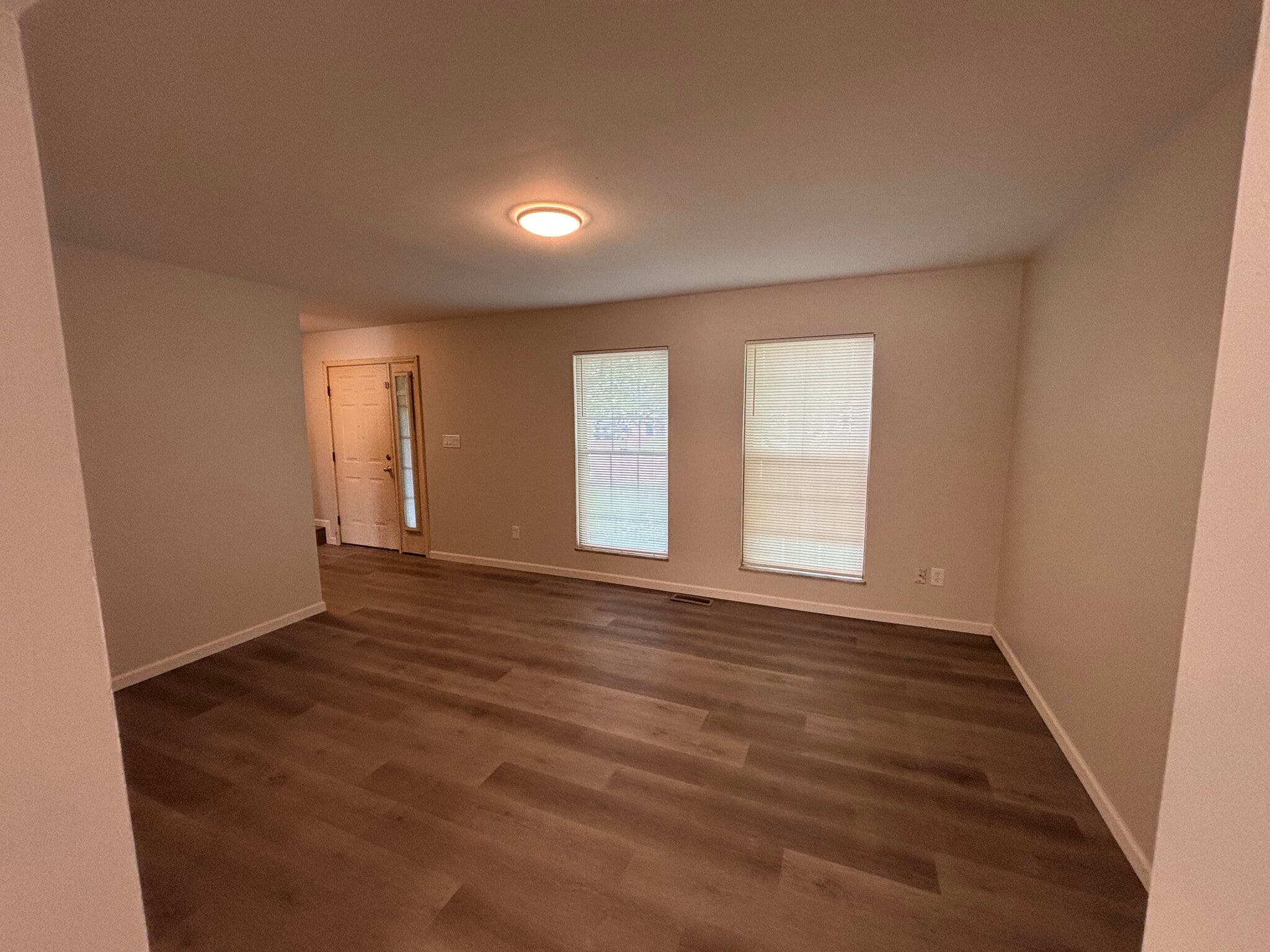 Living room - 825 Bernese Ct