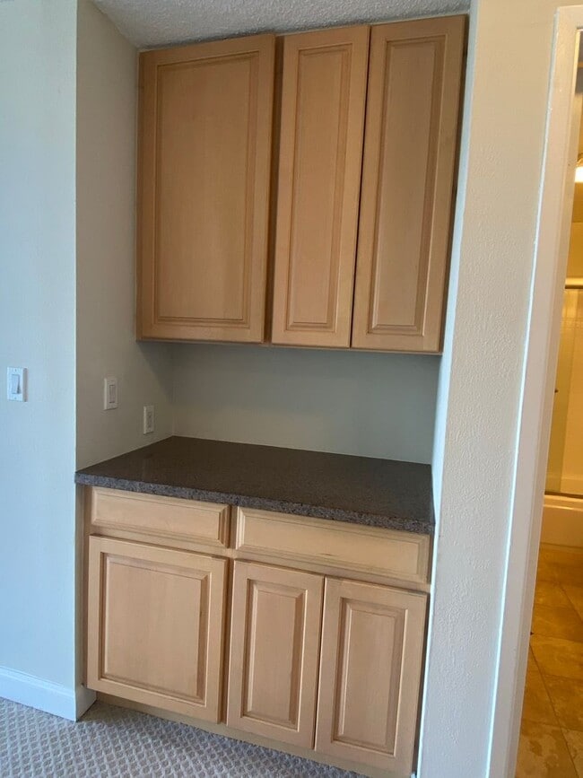 Building Photo - Studio Condo Available Now