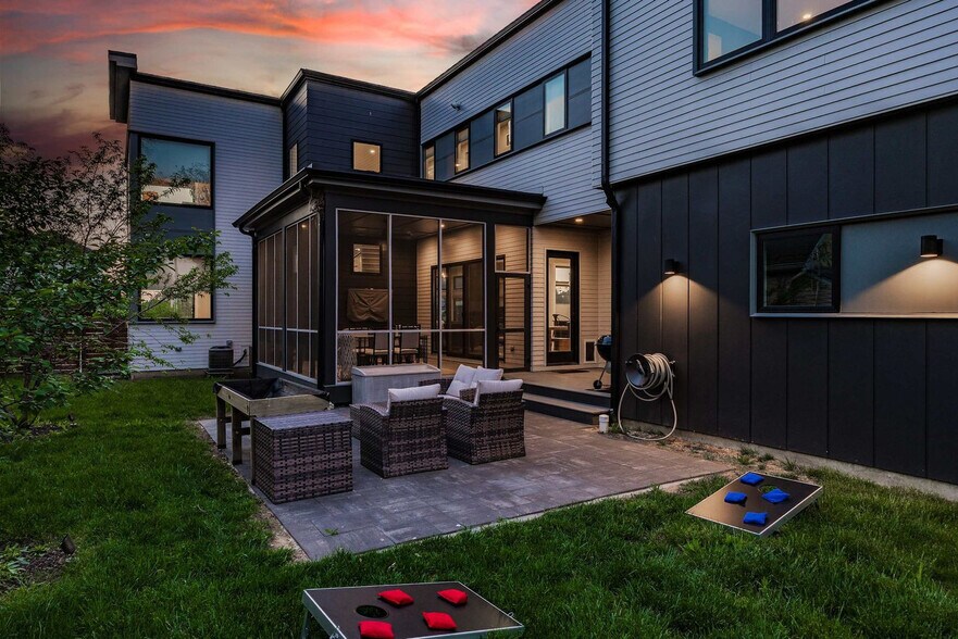 Building Photo - 1123 Olive St