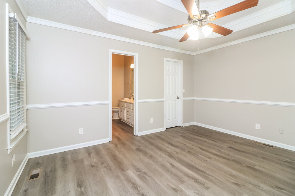 Building Photo - 37 White Oak Dr SE